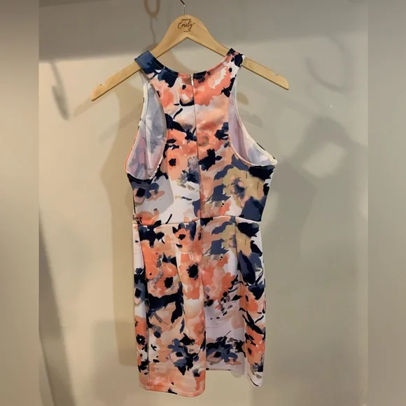 Beautiful springtime dress! - Picture 2 of 7